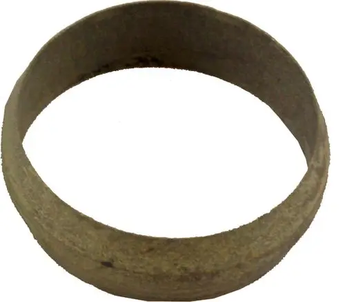 Runder Klemmring aus Metall, verwendet in verschiedenen Anwendungen, möglicherweise von der Marke Wolf, in einfacher Form ohne zusätzliche Merkmale.
